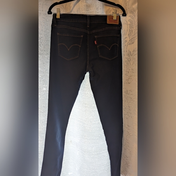 Levi's Jeans,dark wash, size 28 - Picture 2 of 3